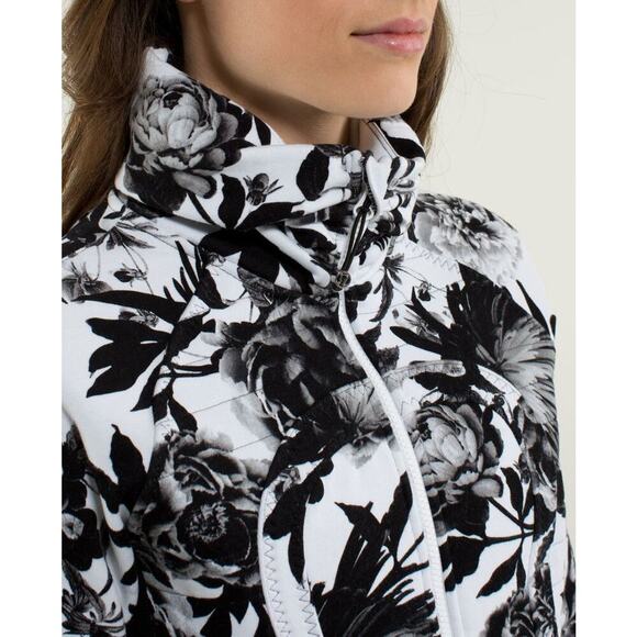 Lululemon Calm & Cozy Jacket Brisk Bloom Black White Cotton Fleece Sz 8 ~ RARE!! - Picture 3 of 16